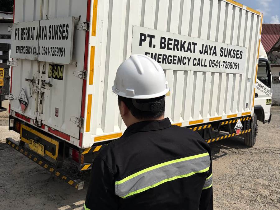 Truk Box Tertutup