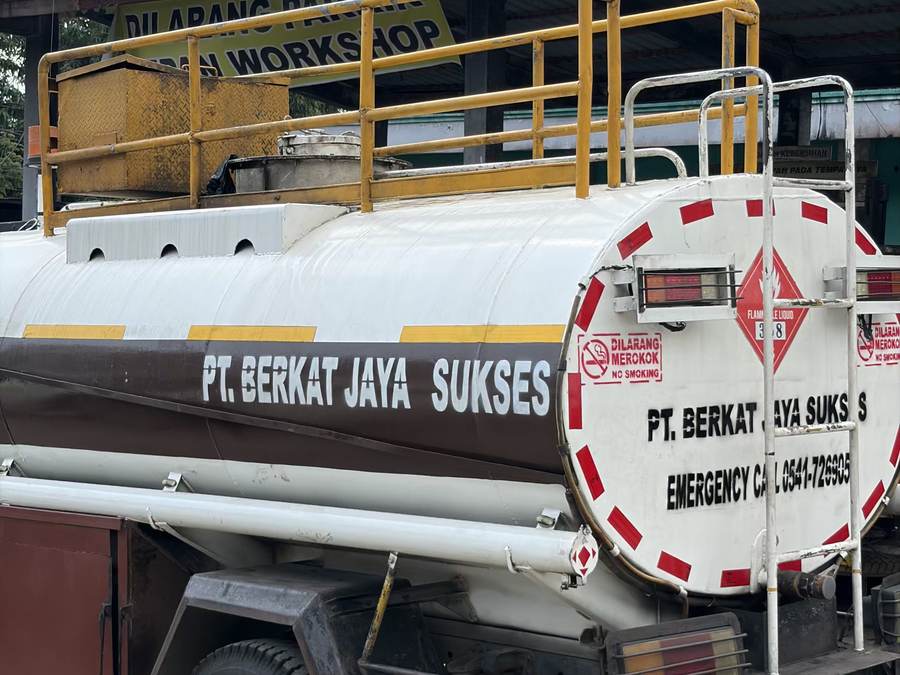 Truk Tangki